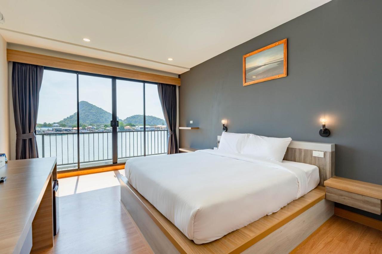 The Blue C Donsak Hotel Szuratthani Kültér fotó